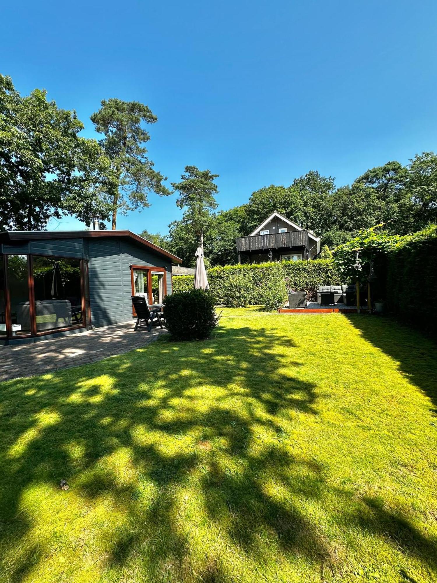 Dubbele Chalet Op Recreatiepark Topparken Op De Veluwe In Beekbergen Met Grote Vrije Tuin En Eigen Parkeerplaats Esterno foto