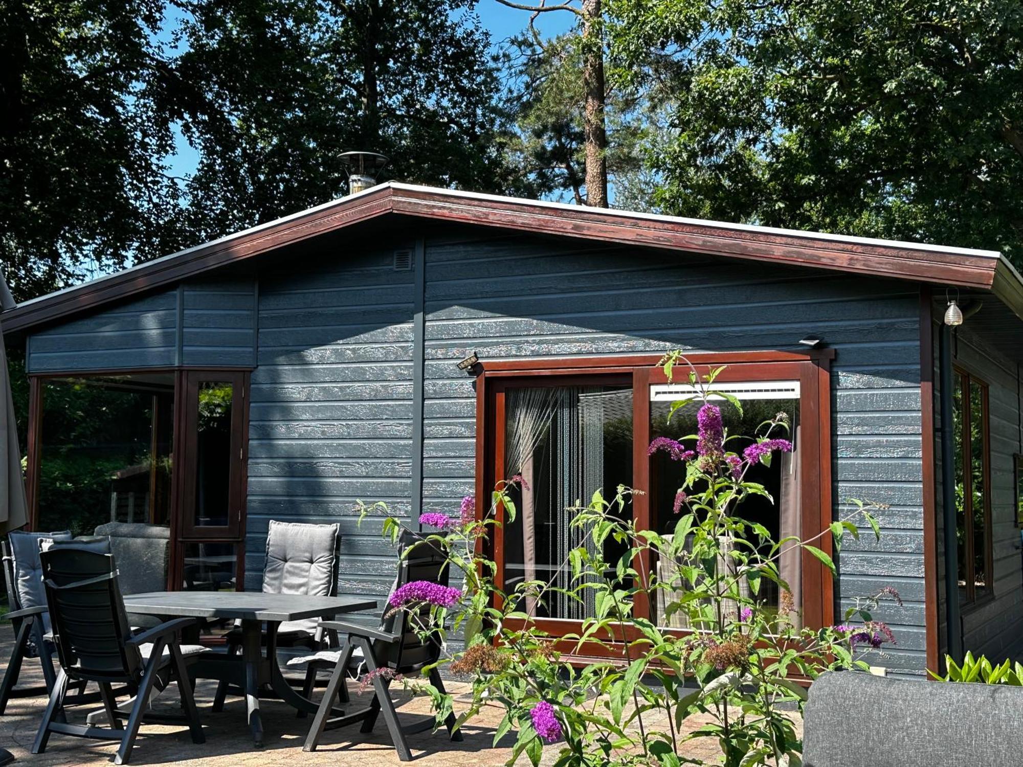 Dubbele Chalet Op Recreatiepark Topparken Op De Veluwe In Beekbergen Met Grote Vrije Tuin En Eigen Parkeerplaats Esterno foto